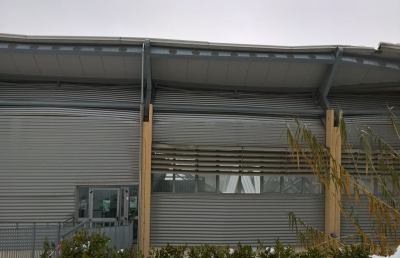 Folignano, transennata la Palestra Polivalente dopo il crollo della copertura