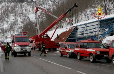 Neve, intervento Vigili del fuoco a Trisungo per crollo tettoia autofficina