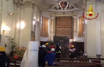 Vigili del fuoco, recupero opere sacre nella chiesa di San Gregorio Magno a Montelparo