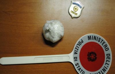 Ascoli Piceno, 40enne sorpreso con 2,6 grammi di eroina in Via delle Primule