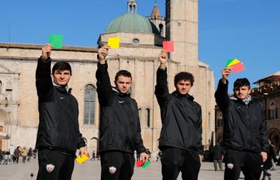 Ascoli Picchio, cinque bianconeri arbitri in centro città per campagna su decoro urbano