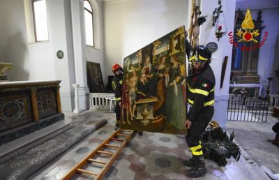 Vigili del fuoco, recupero opere d'arte nella chiesa di Santa Lucia a Porchia