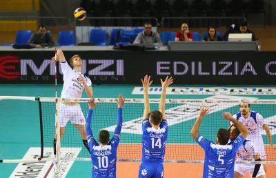 Volley Serie A2, grande vittoria in rimonta della Goldenplast Potenza Picena  