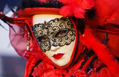 Carnevale di Ascoli, una maschera per tutti con il laboratorio della cartapesta