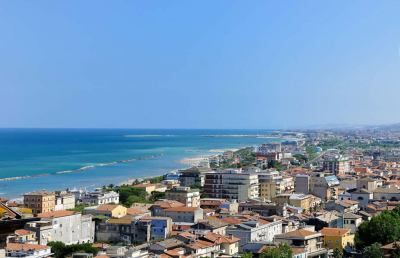Terremoto, 5300 sfollati sulla costa marchigiana. Scelte precise in vista dell'estate