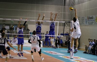 Volley Serie A2, GoldenPlast Potenza Picena ko al tie-break in Veneto
