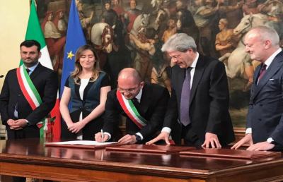 Ascoli, firmato a Roma contratto rigenerazione urbana. Castelli: “18 milioni per nostra città”