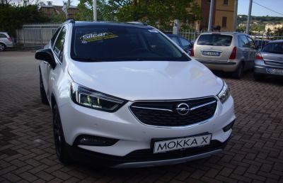 Ecco la nuova Mokka X, la Opel ha trovato l'X-SUV