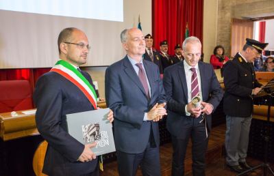 Polizia di Stato, Gabrielli riceve la cittadinanza onoraria di Ascoli Piceno