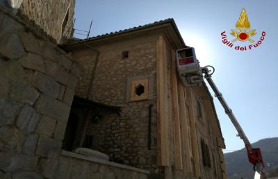 Vigili del fuoco Ascoli, opere provvisionali a Borgo di Arquata del Tronto
