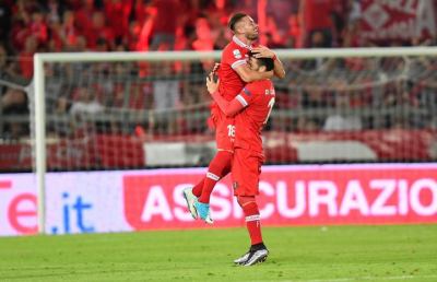 Serie B, fari puntati sui playoff: incroci, date e orari delle sfide serrate per la A