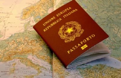 Turismo, gli italiani tornano a viaggiare (anche all'estero)