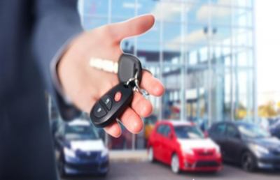 Anche nelle Marche è scoppiata la moda dei compro auto. Ma cosa sono?