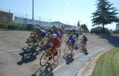 Ciclismo, tutti in pista al velodromo Monticelli per il 14° ''Memorial Mamma Ave''
