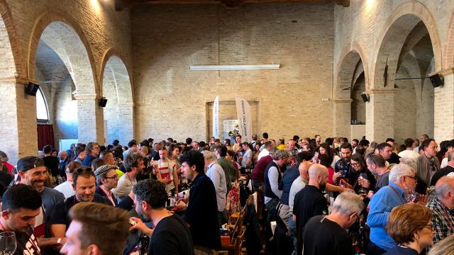 Offida, all'ex convento di San Francesco grande successo di pubblico per 'Il sabato del Vignaiolo'