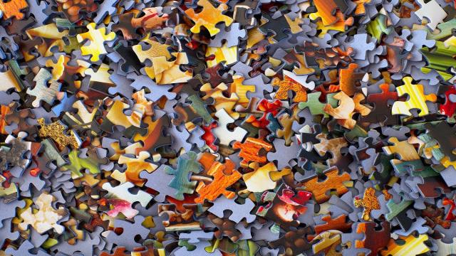Il gioco del puzzle si trasferisce in rete: vantaggi e svantaggi del puzzle online