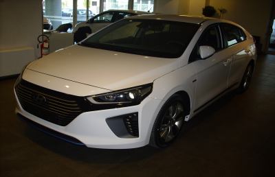Arriva sul mercato la Hyundai Ioniq, la prima ibrida non si scorda mai...