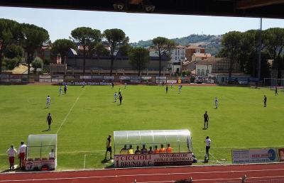 Salernitana, 2-0 al Tolentino in attesa dell'Ascoli. Problema al ginocchio per Orlando