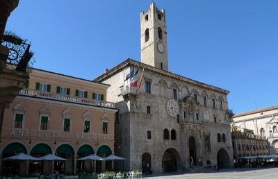 Comune Ascoli, commemorazione vittime sisma e cittadinanza onoraria a forze dell'ordine