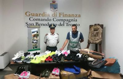 Guardia di Finanza San Benedetto, blitz lungo la costa: sequestrati articoli di note griffe