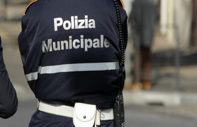 San Benedetto: facevano pipì sui muri, pagheranno una multa di tremila euro 