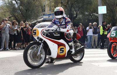 Fenati, tuffo nel passato in sella alla Benelli: ''Esperienza fantastica''