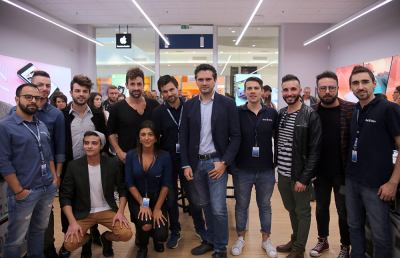 Ascoli Piceno, la band ''La Rua'' inaugura il rinnovato Med Store