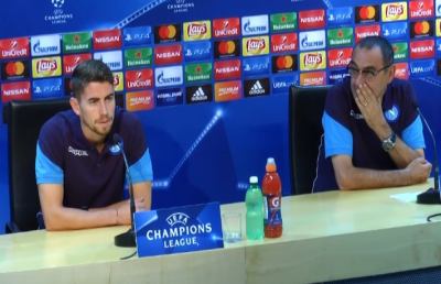 Champions League, Sarri show in conferenza: ''Stai prendendo per il c..o Jorginho...?''