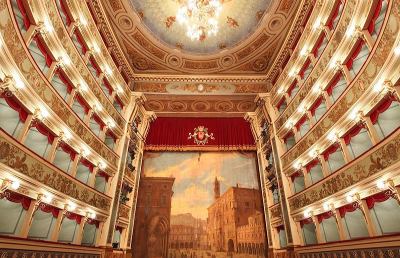 Ascoli Piceno, al Teatro Ventidio Basso appuntamento con la Bohème