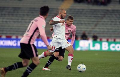 Bari-Palermo 0-3, rosanero scatenati nella ripresa: la Serie B ha una nuova padrona 