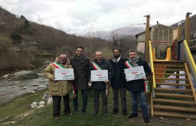 “Caciotta Solidale” Sabelli: inaugurati tre parchi giochi ad Arquata, Acquasanta e Montemonaco