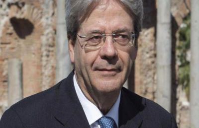 Arquata del Tronto, Gentiloni visita stabilimento Tod's: “Giorno di grande incoraggiamento”