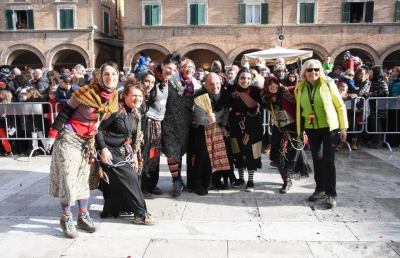 Ascoli Piceno, migliaia di persone in centro storico per gli eventi dell'Epifania