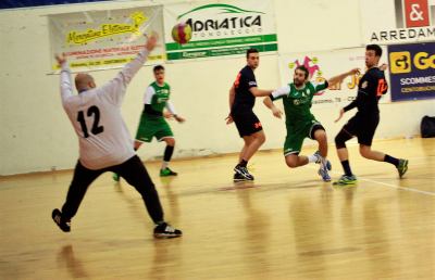 Pallamano A2, incredibile sconfitta casalinga per l'Handball Club Monteprandone