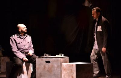 Teatro Palafolli, successo per lo spettacolo ''Scacco al Re''