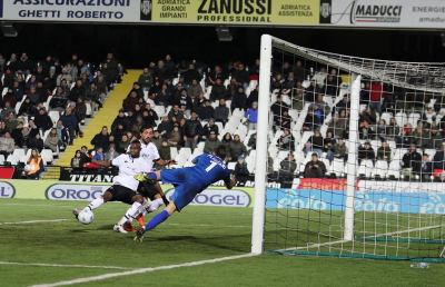 Cesena-Ternana 4-3, successo pesante della banda Castori dopo una partita pazzesca