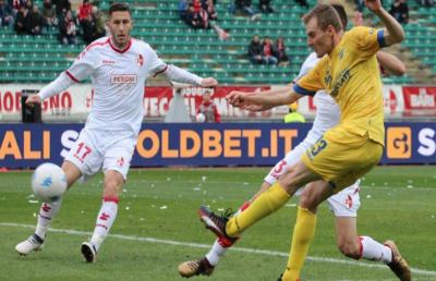 Bari-Frosinone 1-0, parlano Longo e Ciofani (“Non vedo l'ora che arrivi Domenica per riscattarci”)
