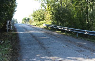 Provincia Ascoli, interventi su strade. Sistemazioni scarpate-guardrail e bitumatura tratti dissestati 