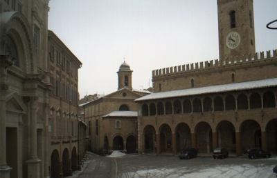 Offida ancora nella morsa di neve e gelo: disposta la chiusura di tutte le scuole