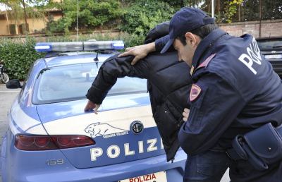 Questura Ascoli-Fermo, arrestato giovane tossicodipendente per maltrattamenti in famiglia