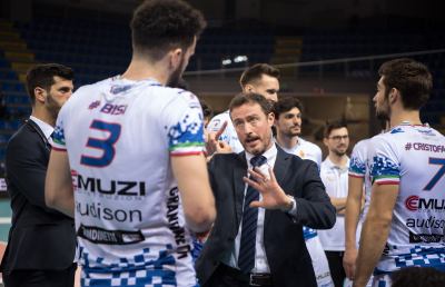 Volley Serie A2, la Goldenplast Potenza Picena batte Cantù e crede nella salvezza diretta
