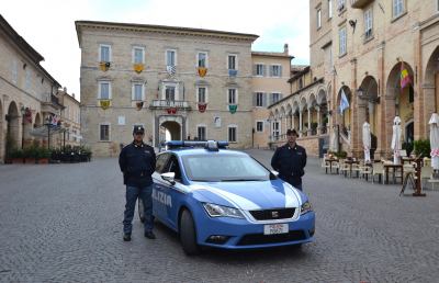 Questura Ascoli-Fermo, denunciato extracomunitario per furto in esercizio commerciale