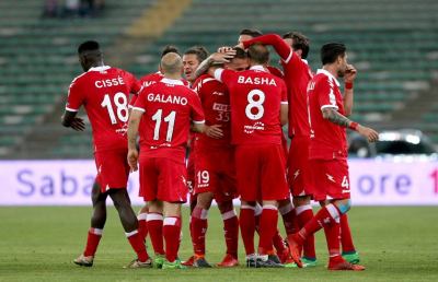 Serie B, anticipi 38° turno: Venezia inguaia Tedino, Entella cade a Bari e perde La Mantia