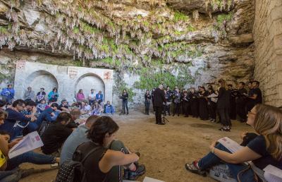 Ascoli Piceno, coro gregoriano ''Veni Sancte Spiritus'' all'Eremo di San Marco
