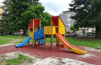 Ascoli Piceno, attivi i nuovi giochi al parco di Via Vittorio Emanuele Orlando