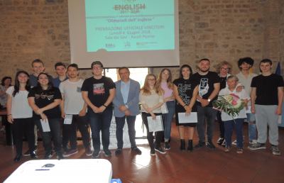 Ascoli Piceno, premiati i migliori studenti delle ''Olimpiadi dell'inglese''