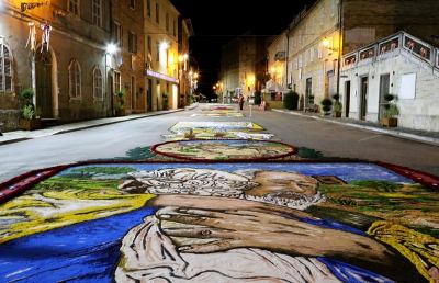 Montefiore dell’Aso: successo di pubblico per l’Infiorata 2018