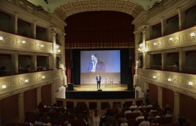 Teatro dei Filarmonici di Ascoli Piceno, successo per evento ''Un me migliore di me''