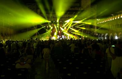 Ascoli Piceno, grande successo per il concerto di Sting e Shaggy in Piazza del Popolo