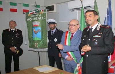 Montegallo, sindaco concede cittadinanza onoraria a Carabinieri per impegno durante terremoto
